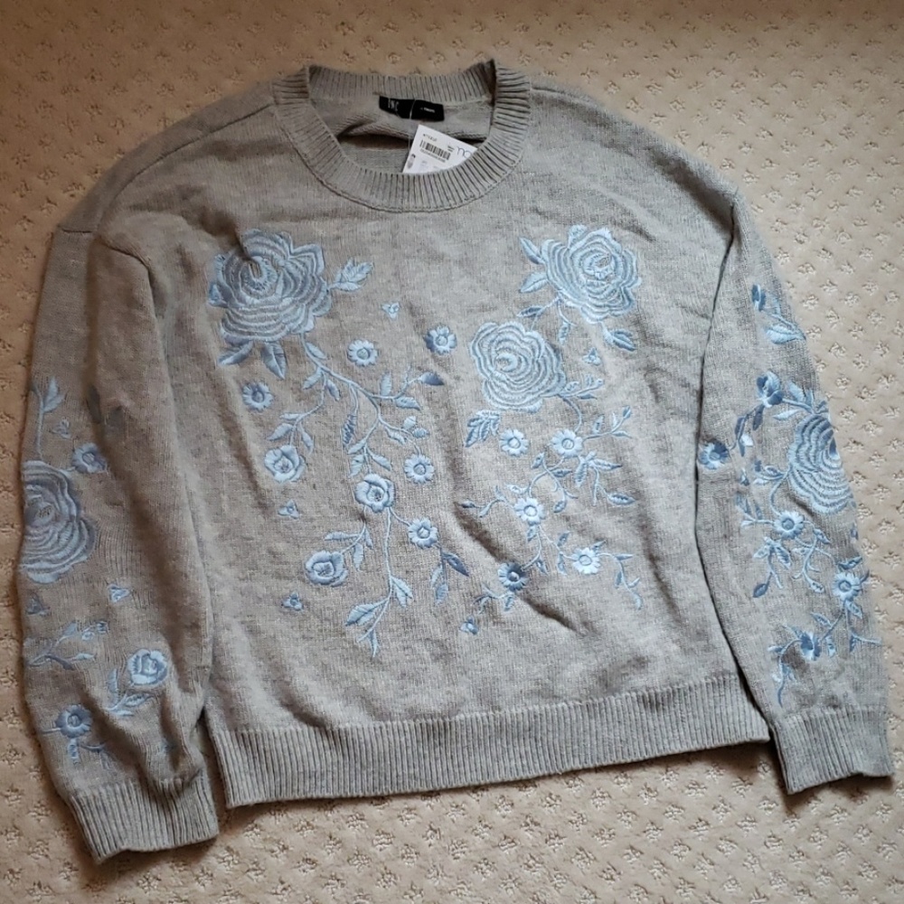 INC int concepts embroidered sweater Sz S run big